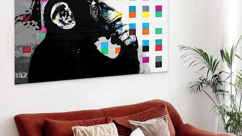 Décoration murale contemporaine dans un salon