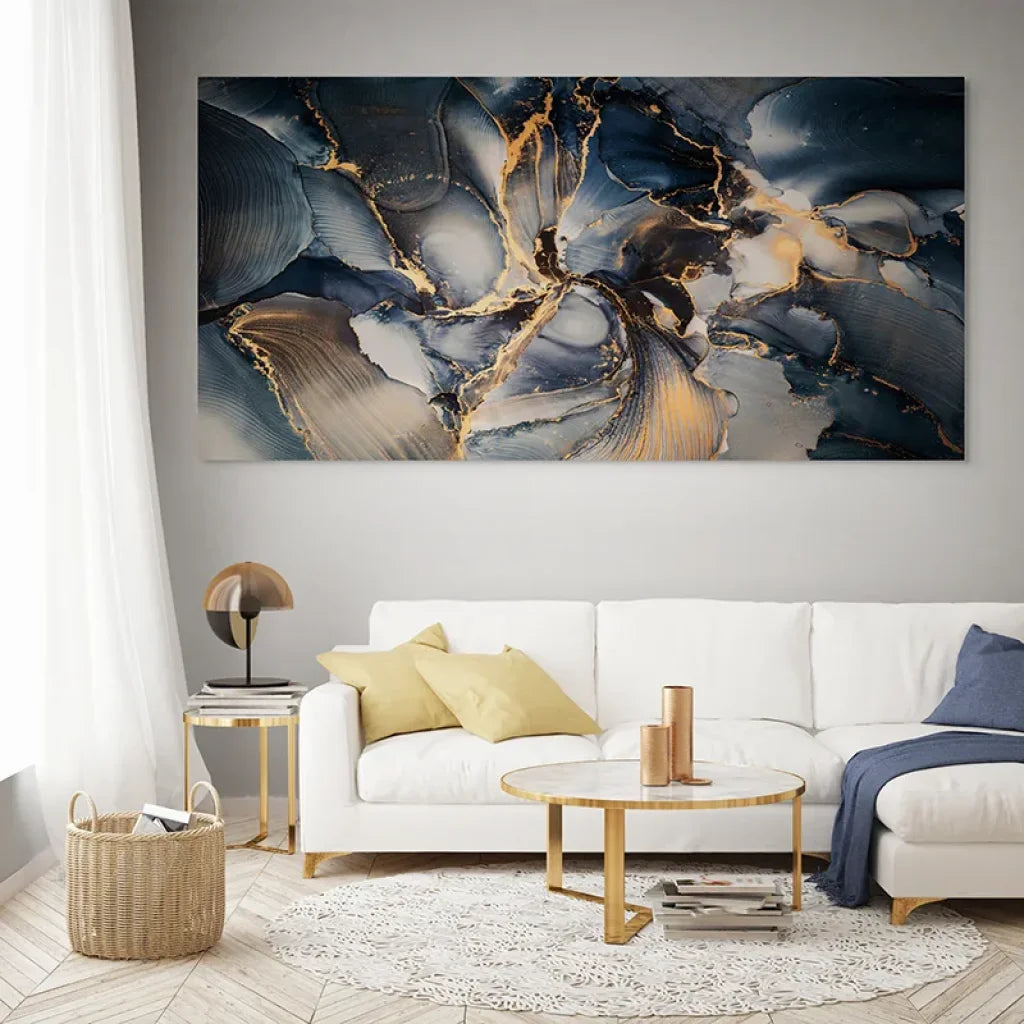 Détail ondulations bleues et filets d’or style marbre océanique