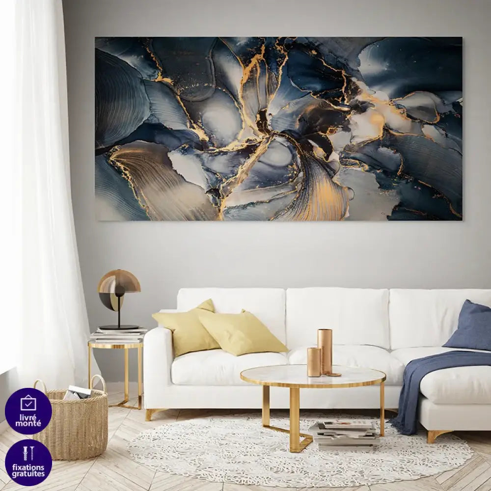 Détail ondulations bleues et filets d’or style marbre océanique

