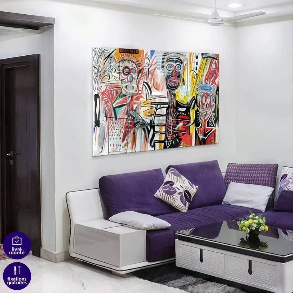 Décoration murale Basquiat Philistines dans un salon moderne avec canapé violet
