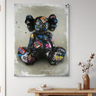tableau kaws black pop personnage assis noir mat tags et stickers