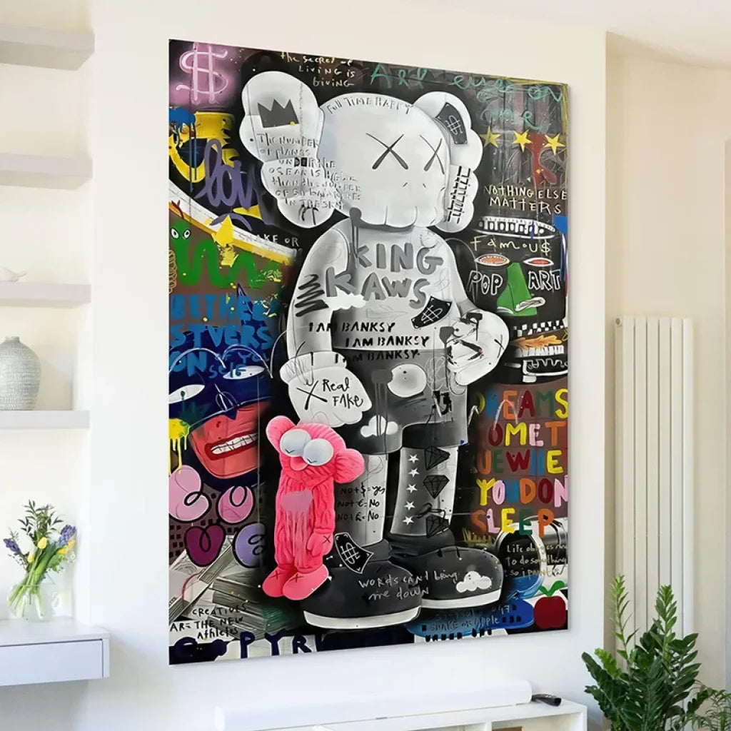 tableau kaws king of pop art personnage couronne fond graffiti coloré
