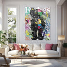 Tableau Kaws grand format, chaîne dorée et billets stylisés
