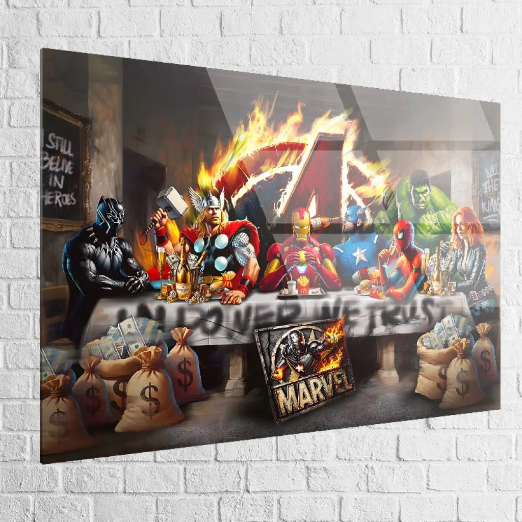 Street Art Marvel humoristique avec super-héros et luxe décalé

