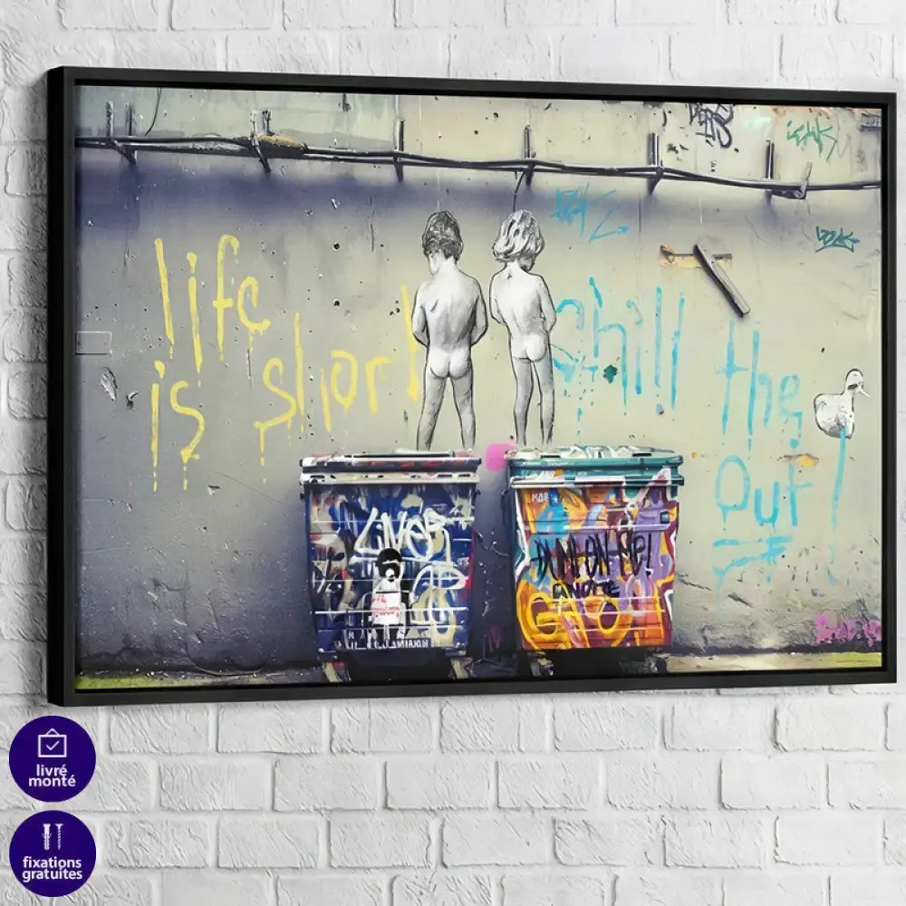 Affiche murale urbaine provocante avec poubelles taguées

