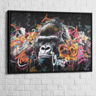 Portrait de gorille en noir et blanc dans un chaos de couleurs fluo

