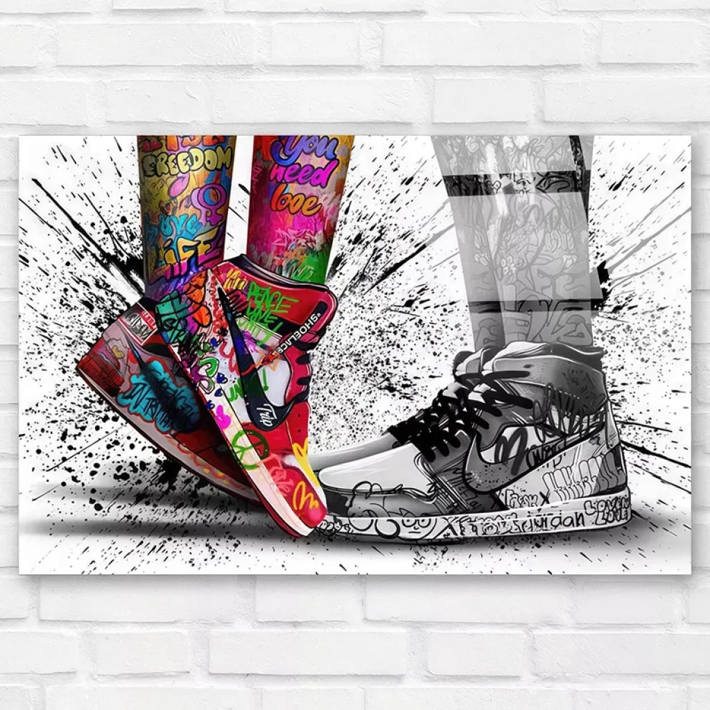 Affiche moderne de baskets Nike dans un décor urbain artistique

